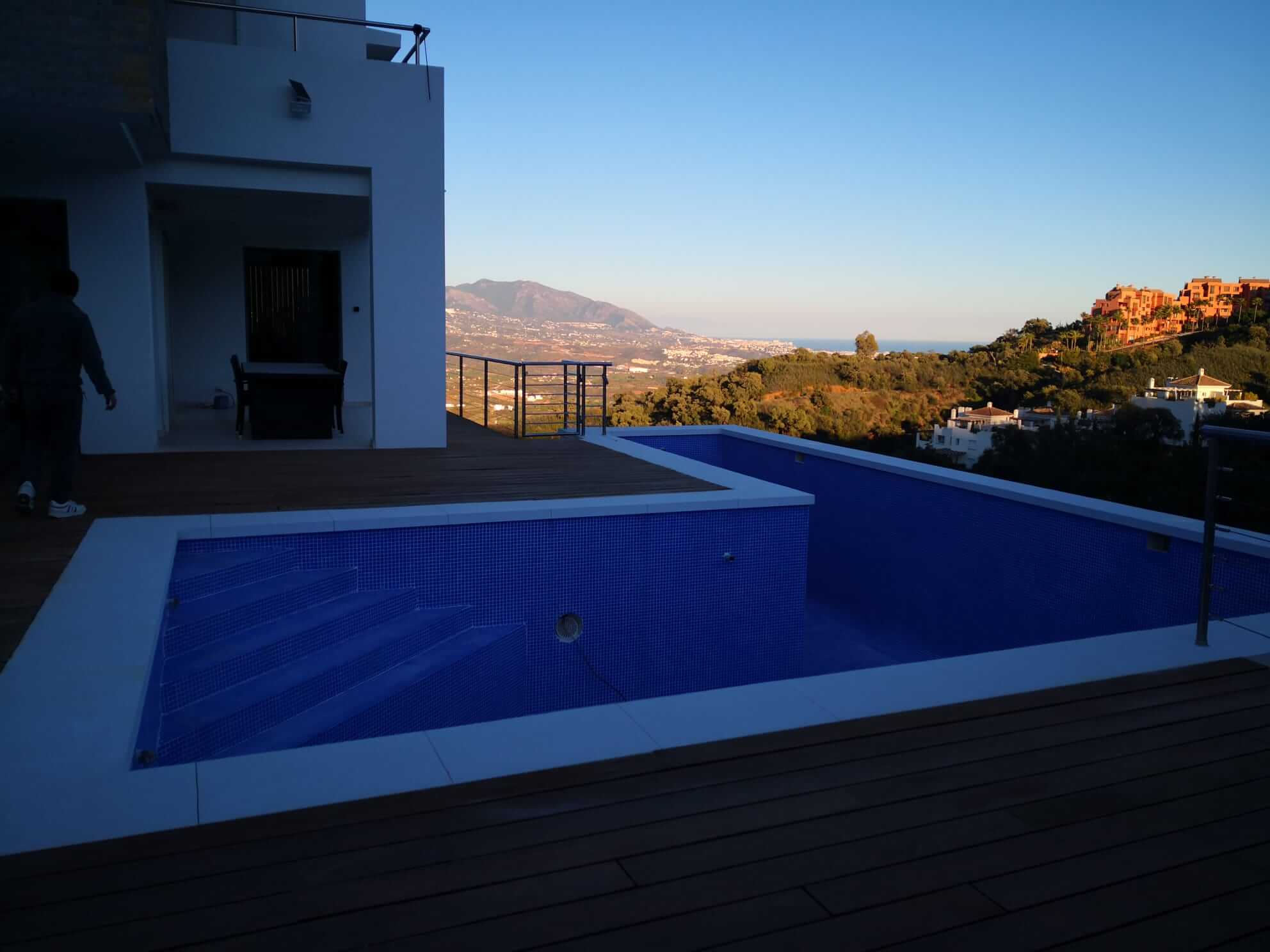 reforma piscina gresite marmolina Marbella Estepona Fuengirola